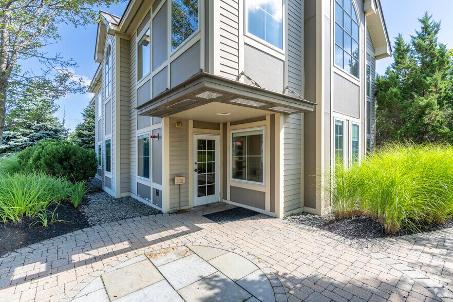 More Photos Of 83 Orchard Hill Park Dr, Leominster Office For Sale