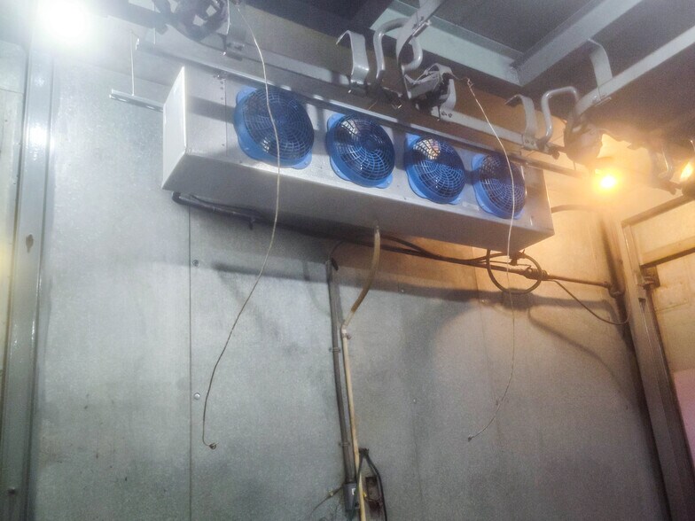 More Photos Of 445 W Maple St, Slater General Retail For Sale