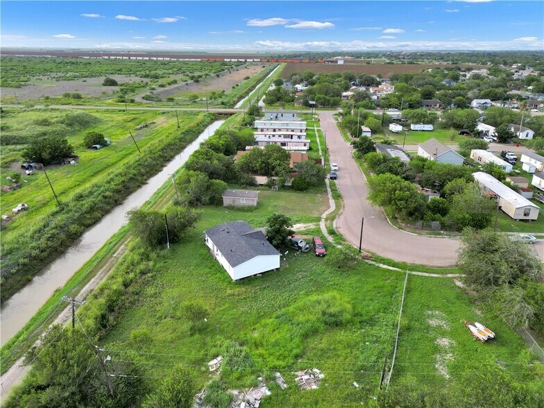 More Photos Of John Wayne Dr, Robstown Land For Sale