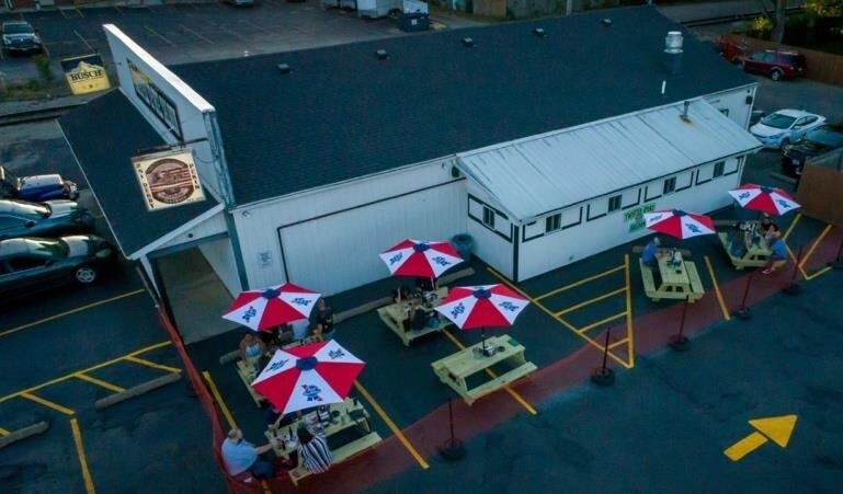 More Photos Of 251 Derby St, Pekin Bar For Lease