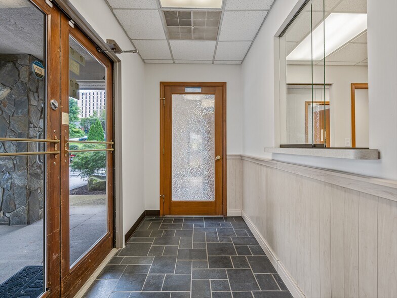 More Photos Of 6 Brooklet St, Asheville Medical For Lease