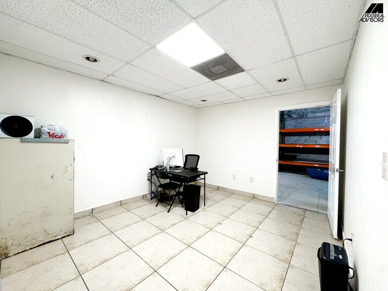 More Photos Of 5745-5759 NW 151st St, Miami Lakes Light Distribution For Lease