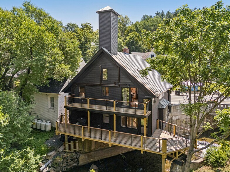 More Photos Of 26 Central St, Woodstock General Retail For Sale