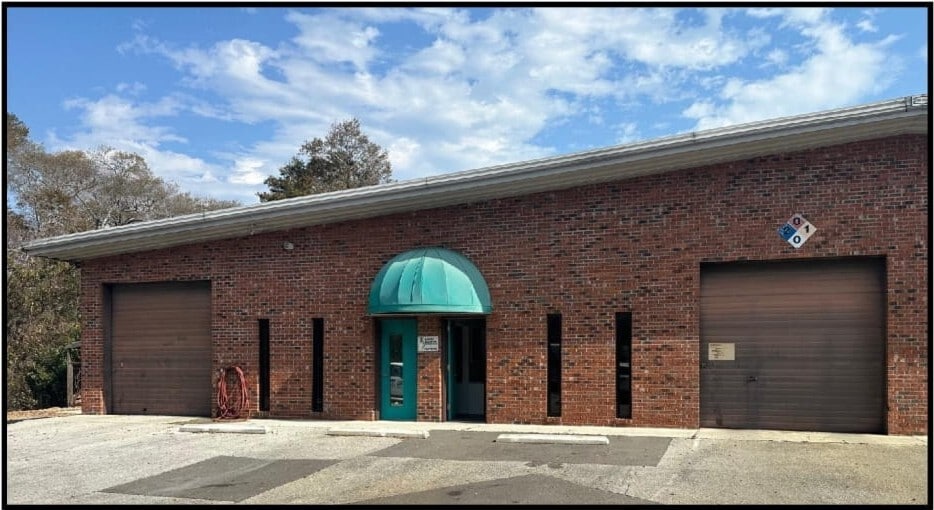 Primary Photo Of 423 Shipyard Blvd, Wilmington Light Distribution For Lease