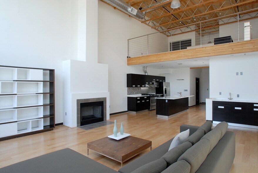 More Photos Of 8310-8314 Beverly Blvd, Los Angeles General Retail For Lease