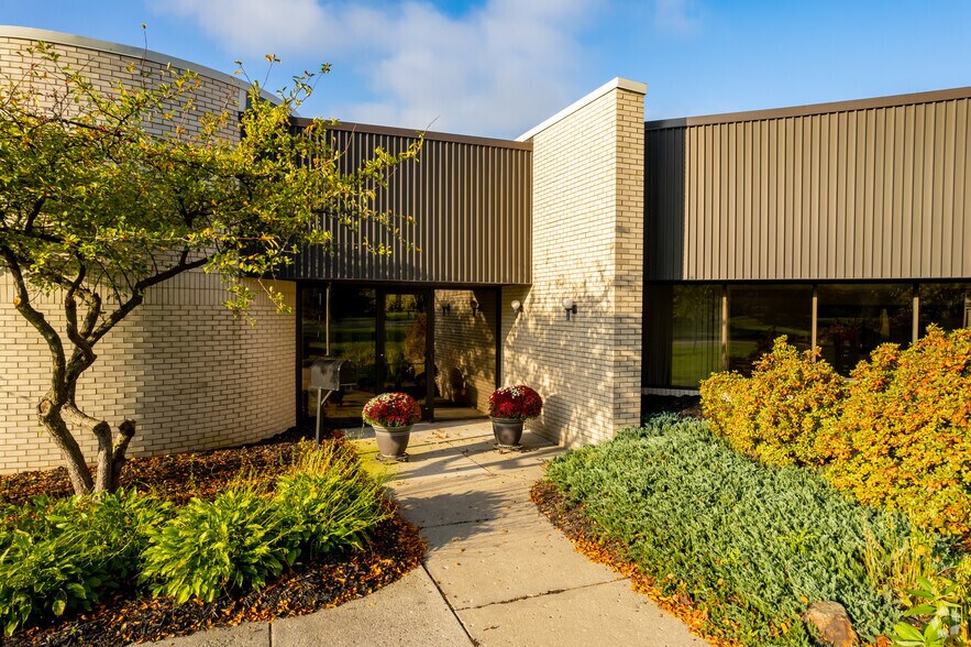 More Photos Of 42455 Merrill Rd, Sterling Heights Warehouse For Sale