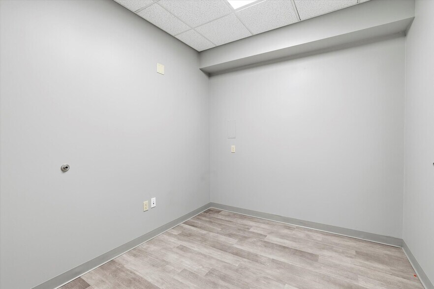 More Photos Of 2252 Killearn Center Blvd, Tallahassee Office For Lease