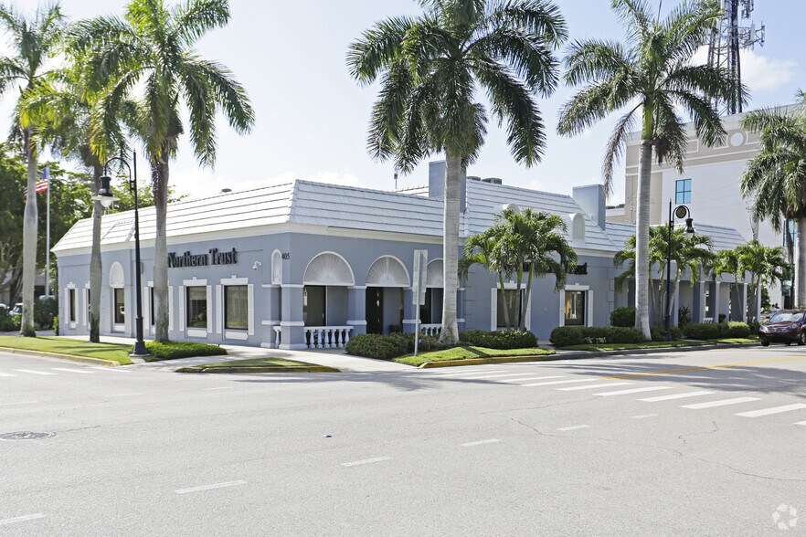 More Photos Of 405-445 8th St S, Naples Bank For Lease