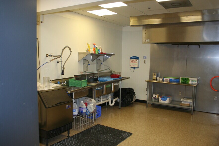 More Photos Of 4700 Broadway St, Galveston General Retail For Sale