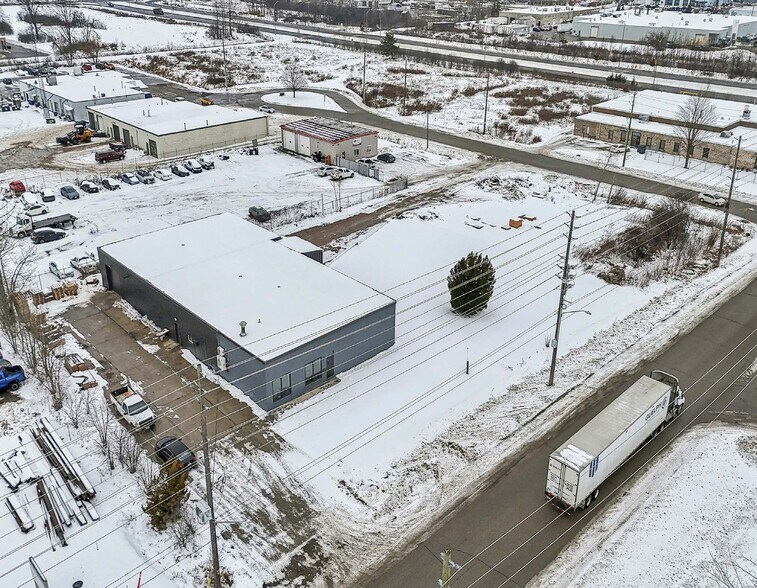 More Photos Of 11 Massey Rd, Guelph Flex For Sale