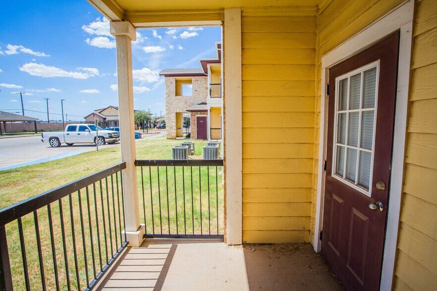 More Photos Of 2627 Oak Dr, Lubbock Apartments For Sale