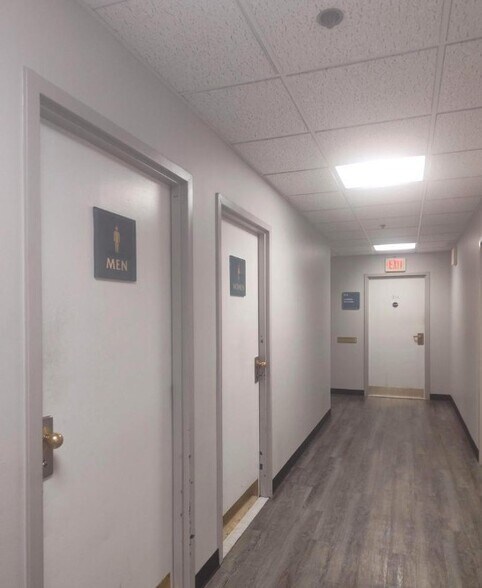 More Photos Of 50 S Pickett St, Alexandria Medical For Sale