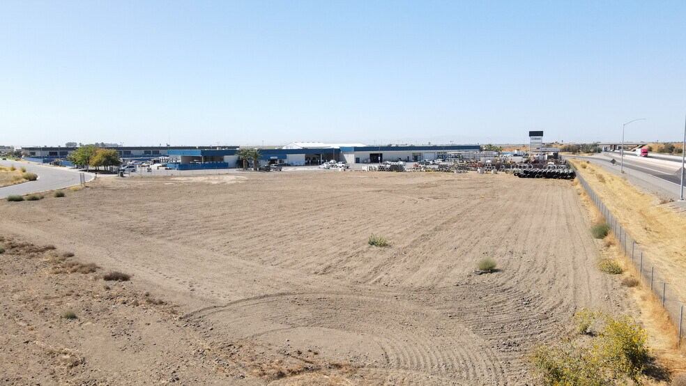 More Photos Of 855 Commerce, Lemoore Land For Sale