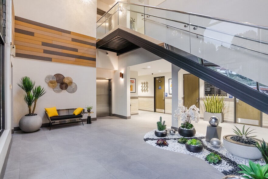 More Photos Of 328 S Atlantic Blvd, Monterey Park Office For Lease