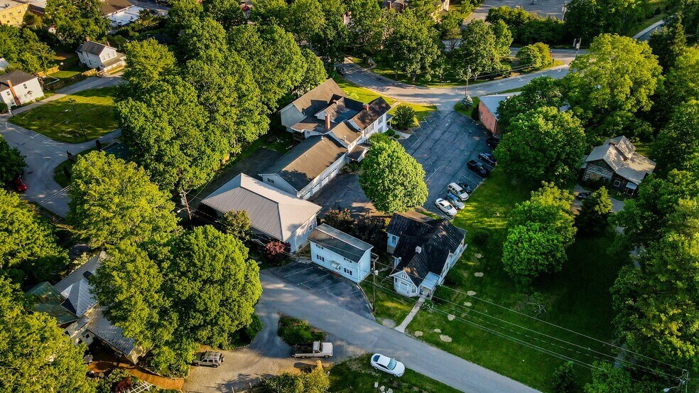 More Photos Of 304 Courtney Dr, Lewisburg Apartments For Sale