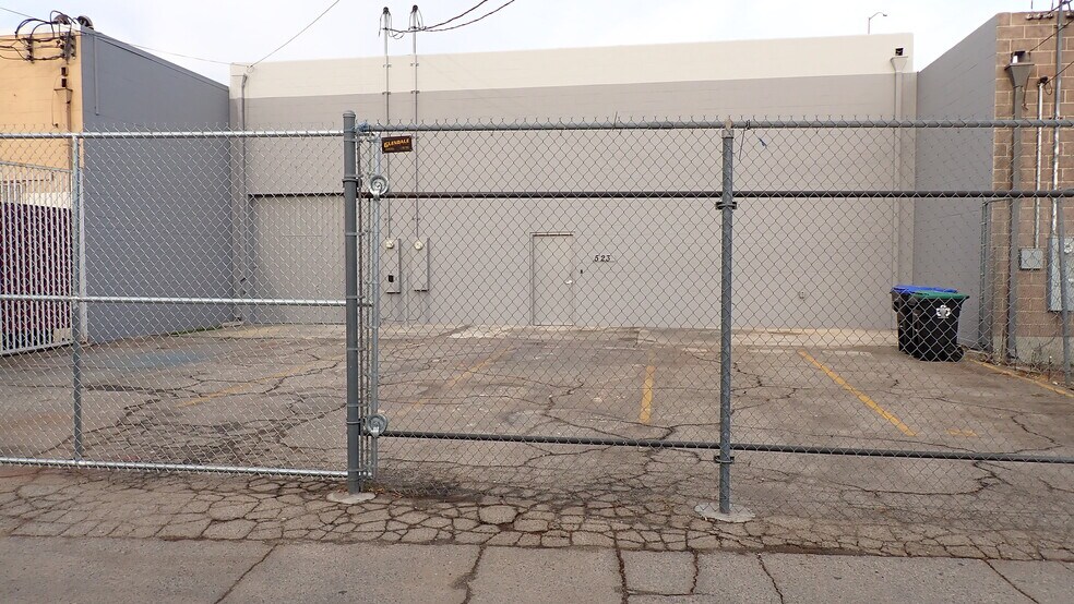 More Photos Of 519 S Flower St, Burbank Warehouse For Lease