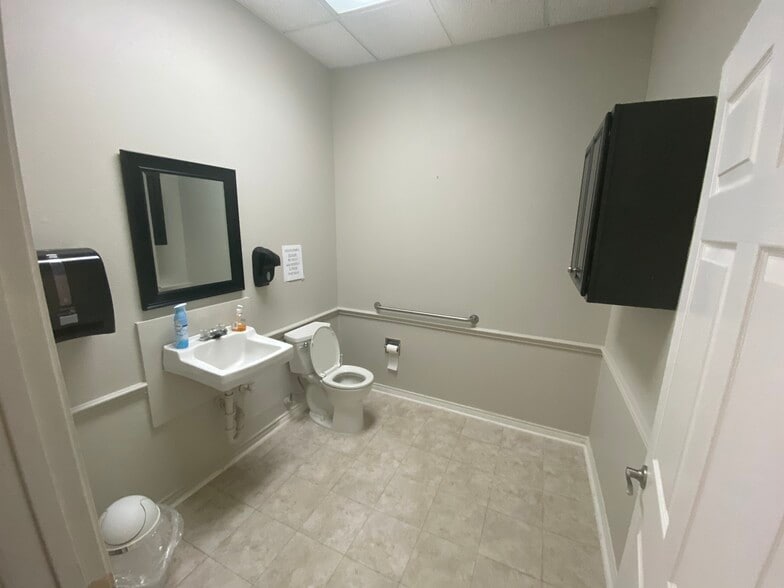 More Photos Of 733 Fort Worth Dr, Denton Office For Sale