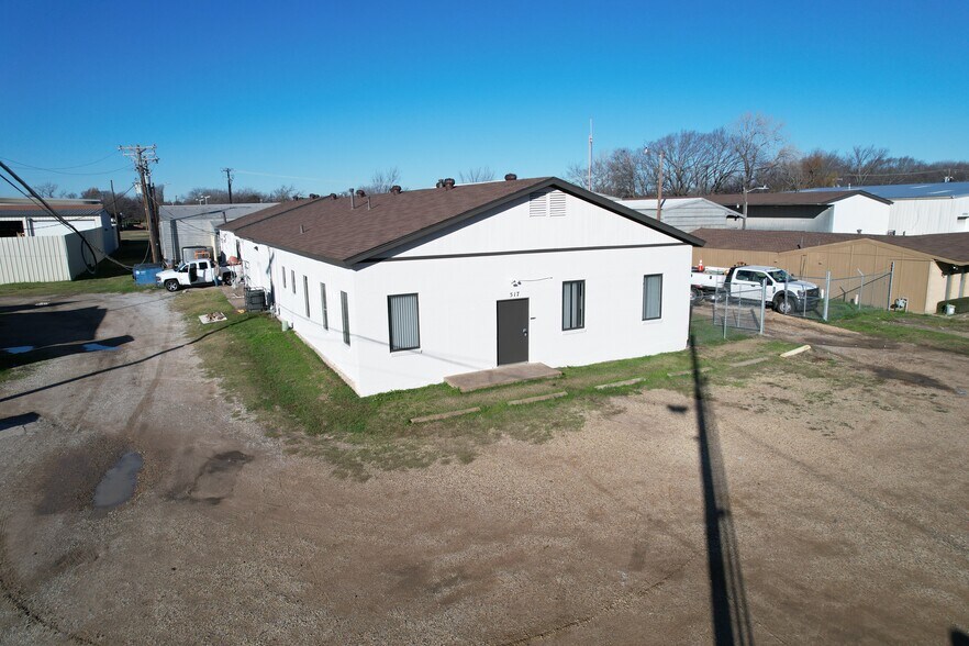 Primary Photo Of 517 N 5th St, Garland Warehouse For Lease
