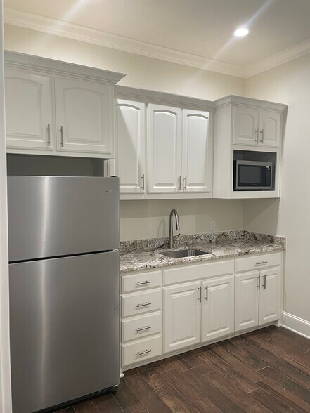 More Photos Of 6713 Old Jacksonville Hwy, Tyler Office For Lease