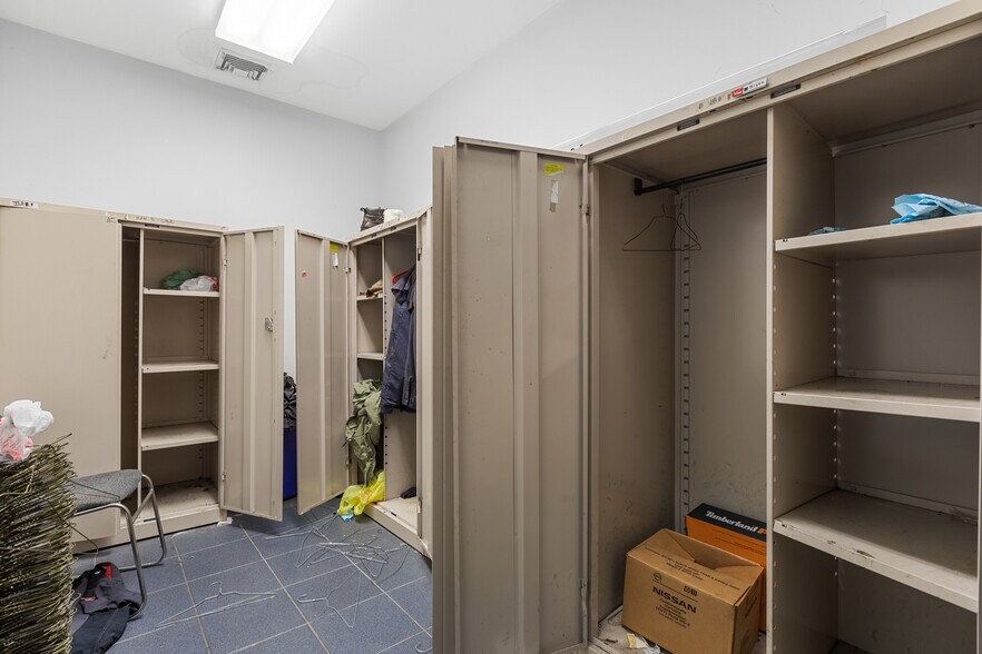 More Photos Of 805 Lafayette Ave, Hawthorne Auto Repair For Sale