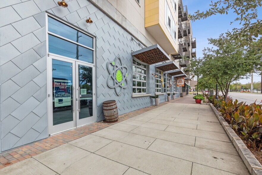 More Photos Of 340 Singleton Blvd, Dallas Restaurant For Lease