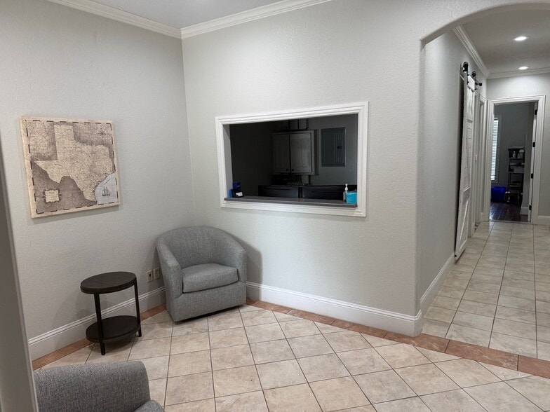 More Photos Of 4016 Gateway Dr, Colleyville Office For Sale