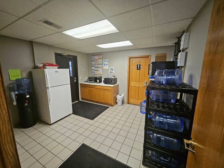 More Photos Of 14280 James Rd, Rogers Service For Lease