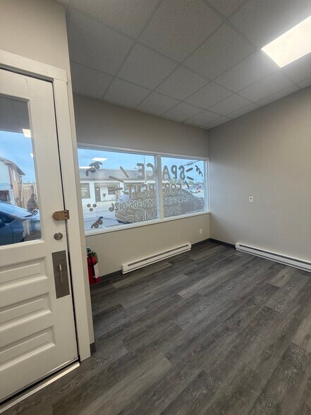 More Photos Of 218-224 S State St, Marengo Storefront Retail Residential For Lease