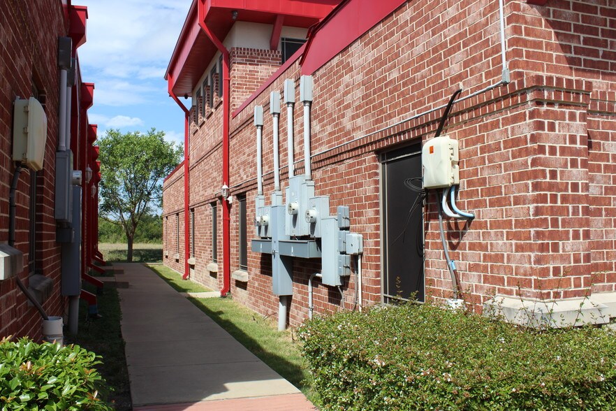 More Photos Of 416 Village Dr, Murphy Medical For Lease