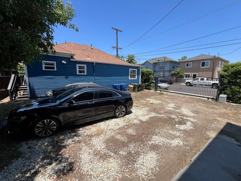 More Photos Of 1327 W 35th St, Los Angeles Apartments For Sale