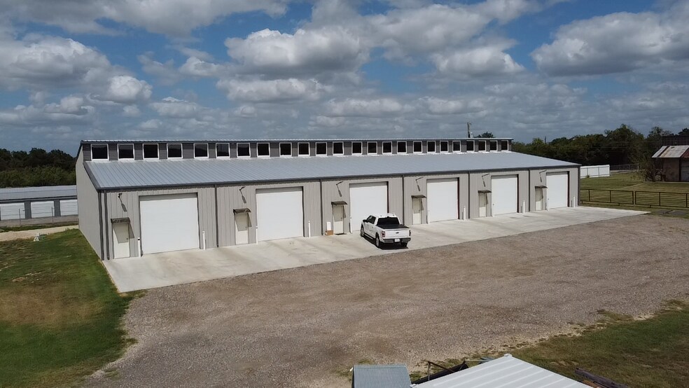 More Photos Of 5000 Gholson Rd, Waco Warehouse For Lease