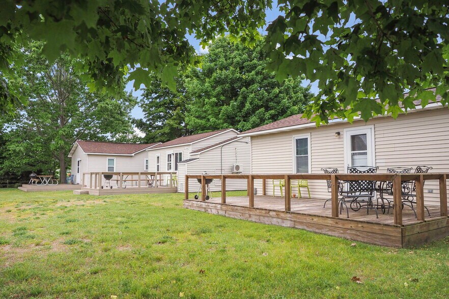 More Photos Of 17229 Northwood Hwy, Arcadia Hotel For Sale