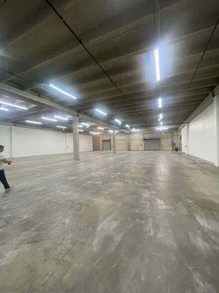 More Photos Of 4000 N 28th Ter, Hollywood Warehouse For Lease