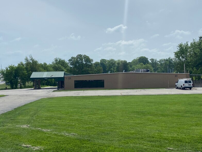 More Photos Of 2120 W Kearney St, Springfield Medical For Sale