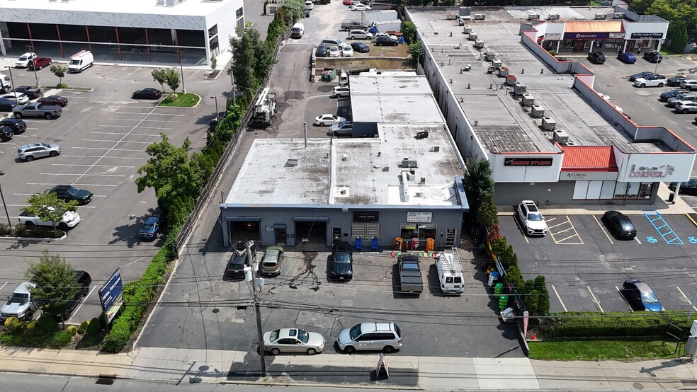 More Photos Of 1850 E Jericho Tpke, Huntington Auto Repair For Sale