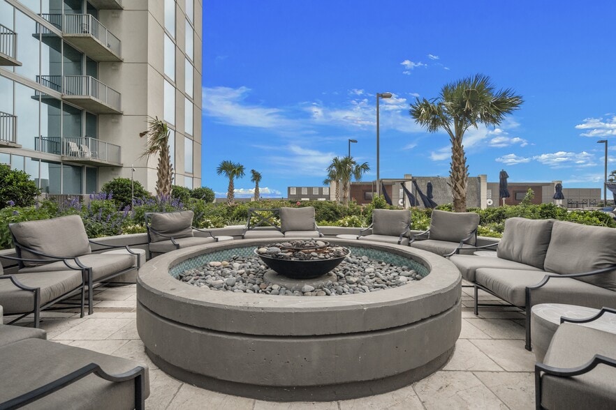 More Photos Of 5927 Almeda Rd, Houston Apartments For Lease