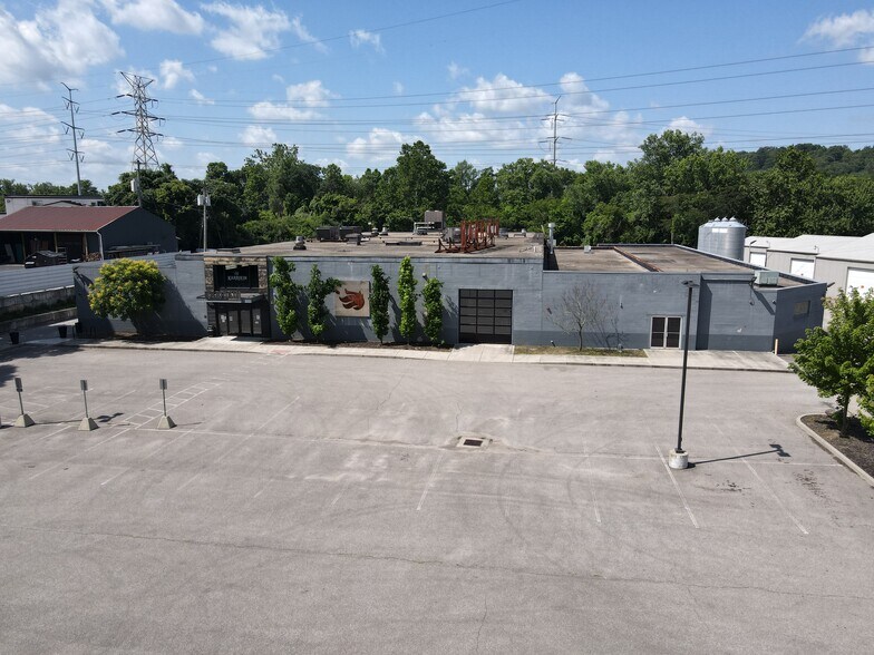 More Photos Of 3717 Jonlen Dr, Fairfax Flex For Lease