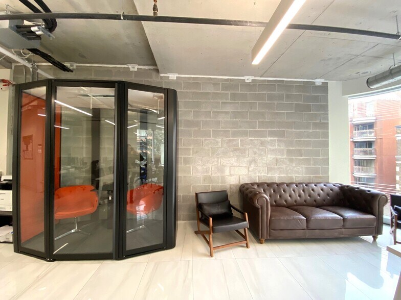 More Photos Of 7 St. Thomas St, Toronto Medical For Sale
