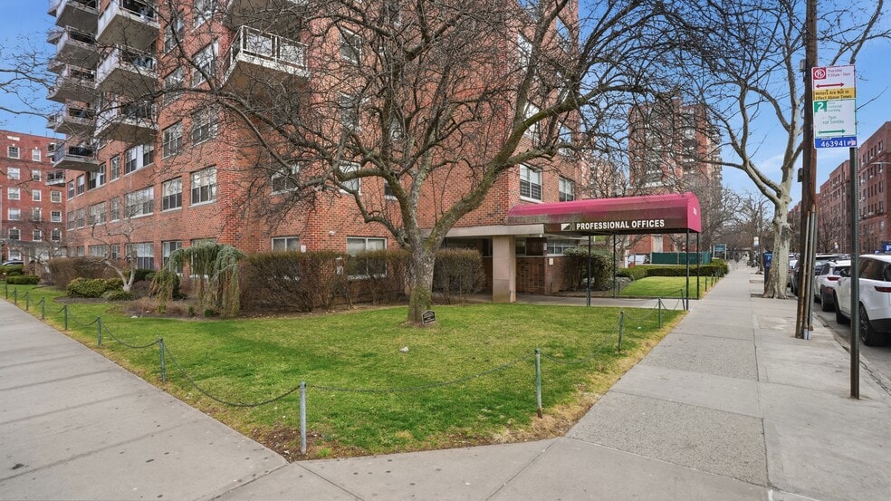 More Photos Of 7031 108th St, Forest Hills Apartments For Lease