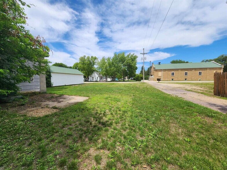 More Photos Of 207 Exchange st, Blue River Warehouse For Sale