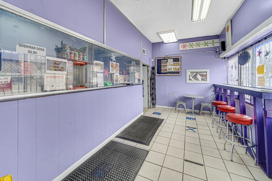 More Photos Of 5600-5612 W Division St, Chicago Storefront For Sale