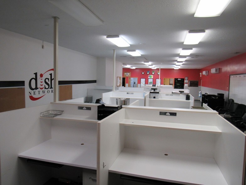 More Photos Of 2509 W 2nd St, Marion Office For Lease