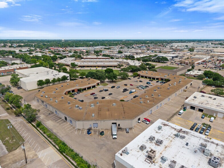 More Photos Of 11601 Plano Rd, Dallas Unknown For Lease