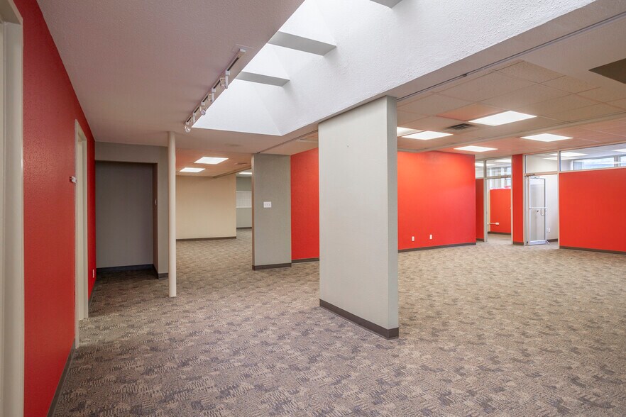 More Photos Of 900 Summit Ave, Fort Worth Office For Lease
