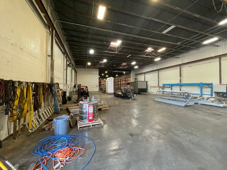 More Photos Of 9151 N International Pkwy., New Hope Manufacturing For Lease