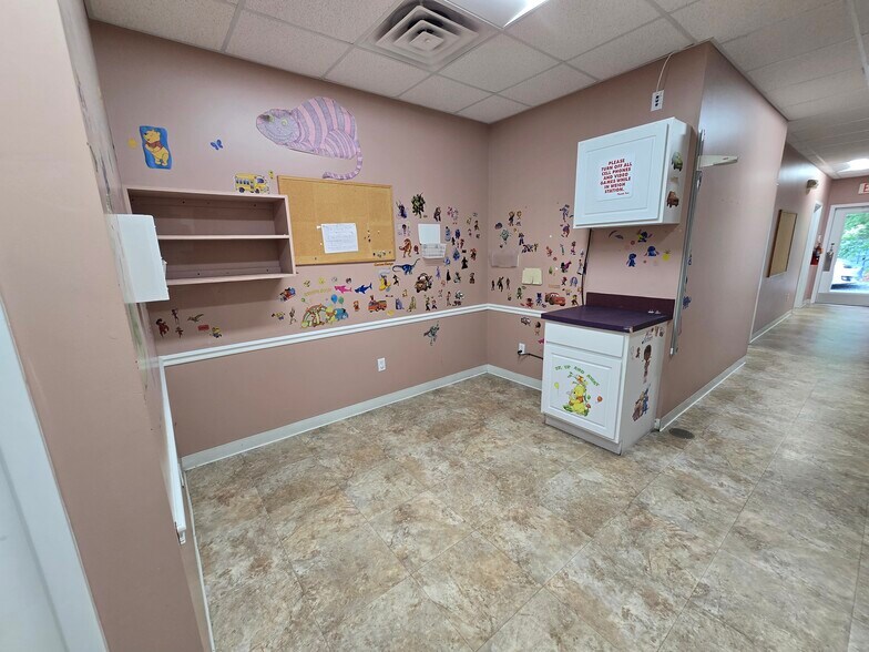 More Photos Of 1208 Pemberton Dr, Salisbury Healthcare For Lease