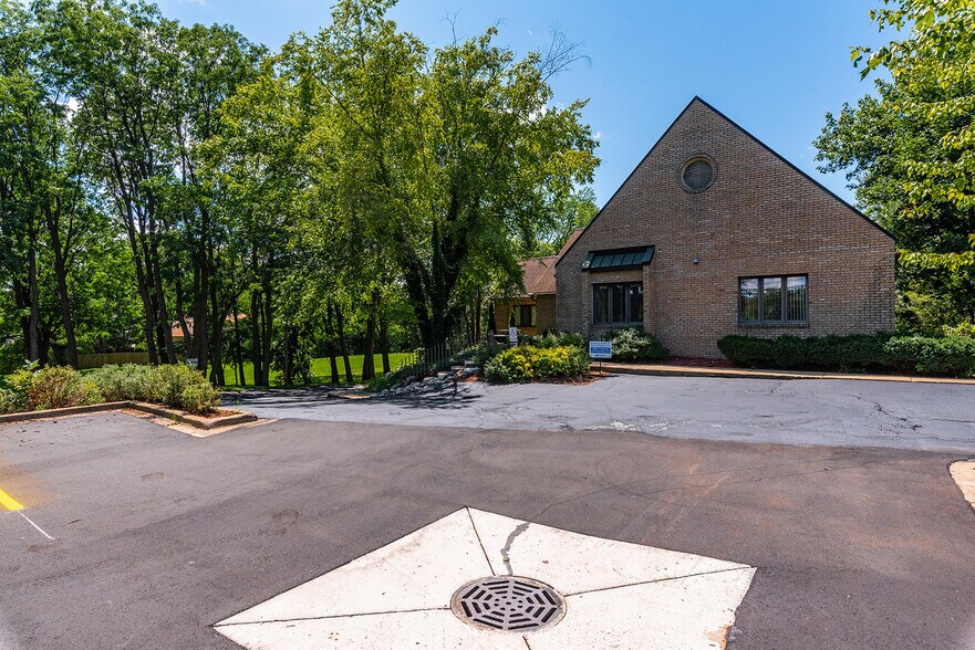 More Photos Of 1181 N Milford Rd, Milford Medical For Lease