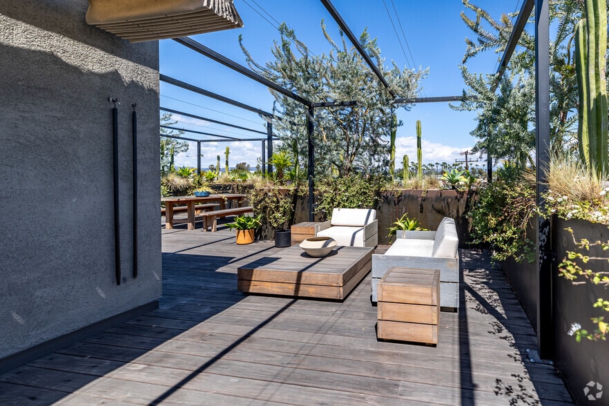 More Photos Of 5872 Smiley Dr, Culver City Loft Creative Space For Sale