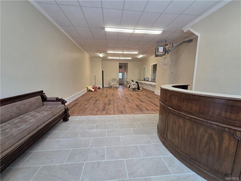 More Photos Of 6 State St, Middleport Storefront Retail Residential For Lease