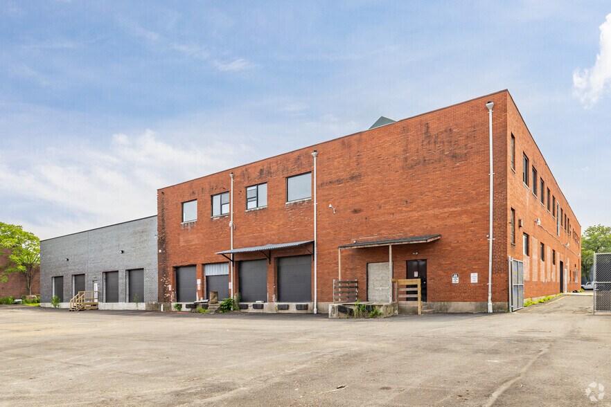 More Photos Of 41 Bancker St, Englewood Warehouse For Lease